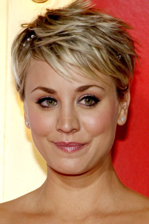 15+ Easy Hairstyles For Women That You Can Do In Seconds