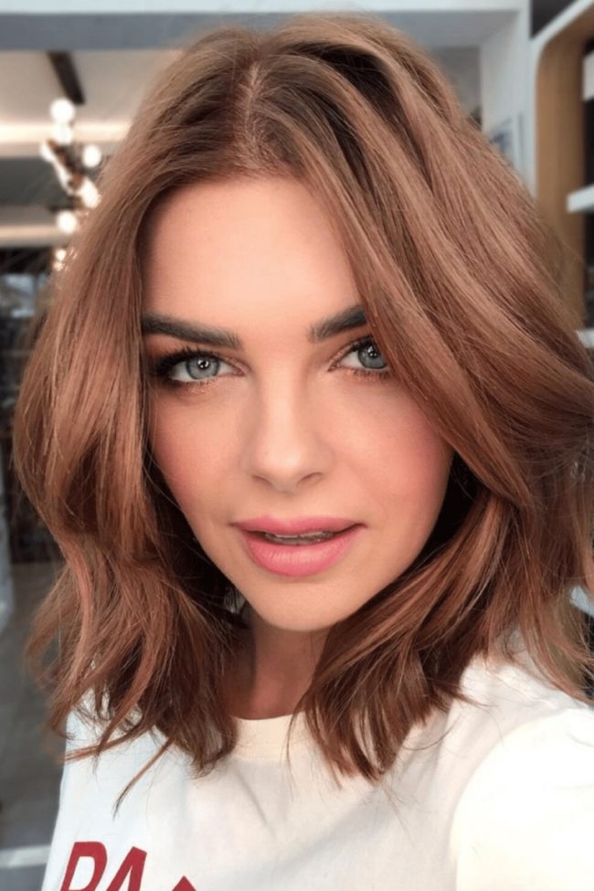 30 Stylish Shoulder Length Haircuts To Try In 2024