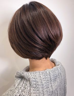 12 Ideas of Short Bob Hairstyles for Women Over 40