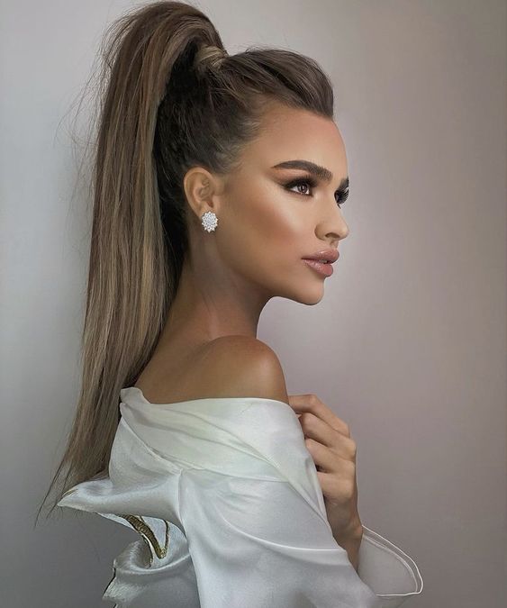 22 Ponytail Hairstyles for a Charming Look