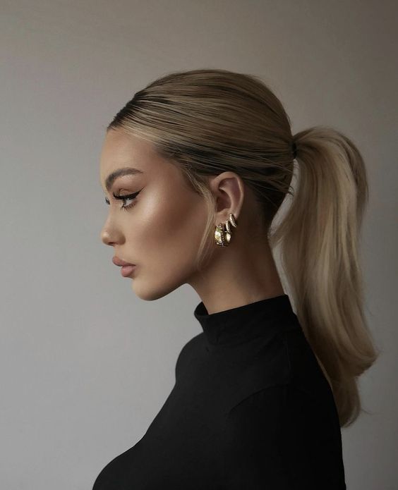 22 Ponytail Hairstyles for a Charming Look