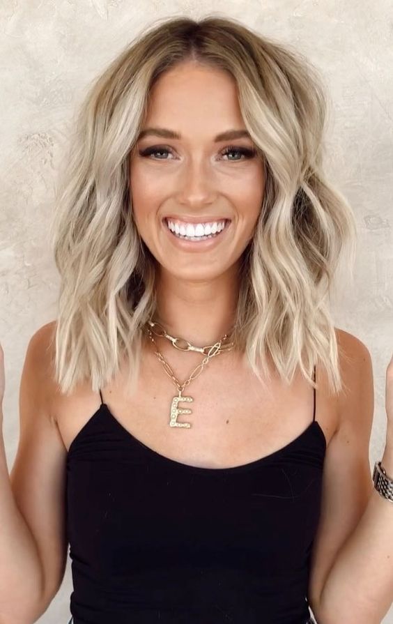 15 Stylish Haircuts for Women with Long Faces