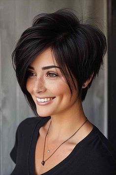 25 Winning Looks with Short Bobs for Fine Hair
